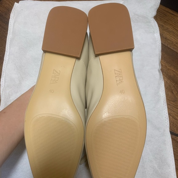 Zara TASSELED SOFT LEATHER LOAFERS - Picture 3 of 6